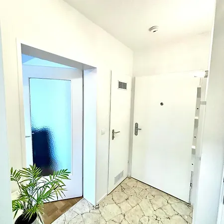 2-room With Balcony And Kitchen Appartamento *